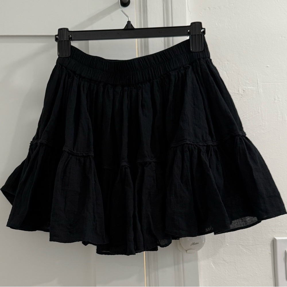 Treasure & Bond black tiered poofy short skirt